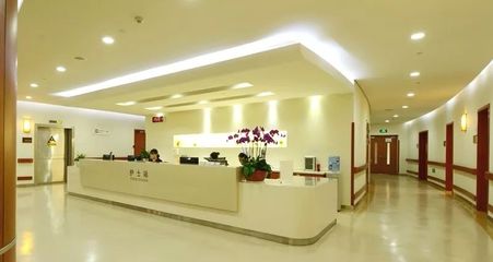 華邦瀛液晶拼接屏入駐香港大學深圳醫院，科技賦能智慧醫療信息咨詢服務新升級